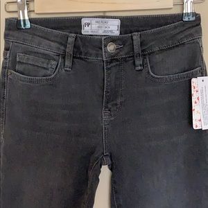 Free People Black Raw Hem skinny Jeans size 24